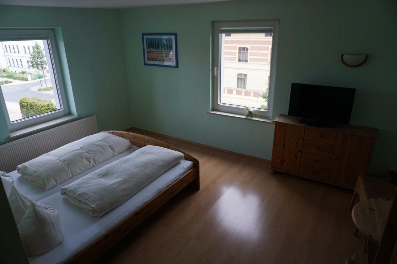 Hotel Am Bahnhof Waren  Ngoại thất bức ảnh